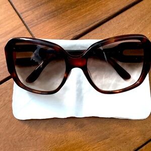 Chloe tortoise sunglasses with box